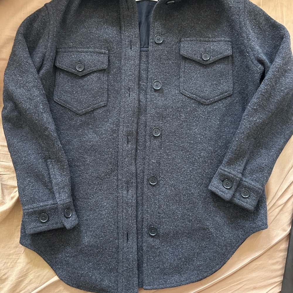 Aritzia shirt jacket - XS